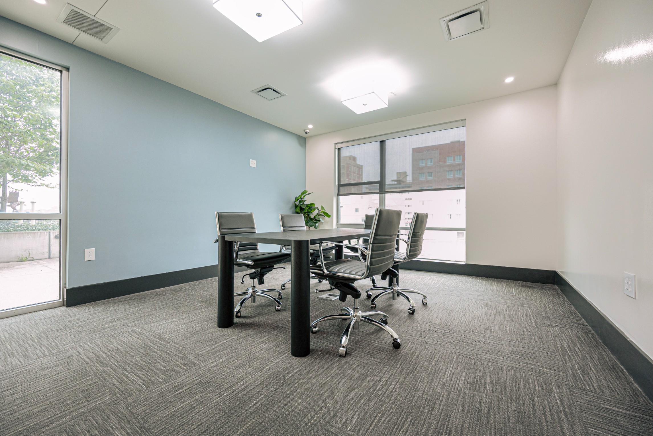Private meeting room at Latitude Lincoln