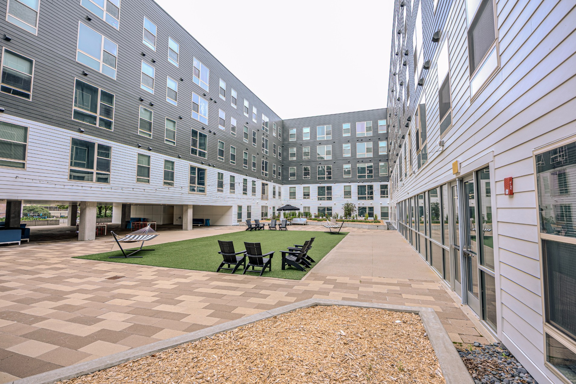 Courtyard greenspace at Latitude Lincoln