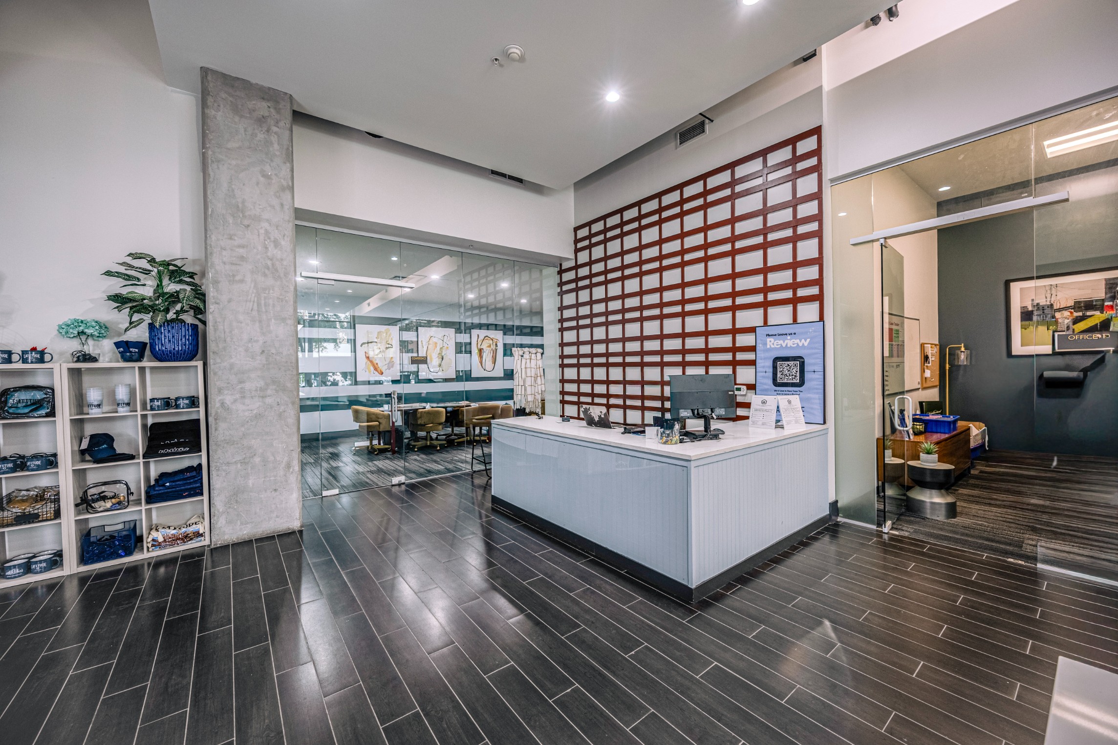 leasing office and front desk at Latitude Lincoln